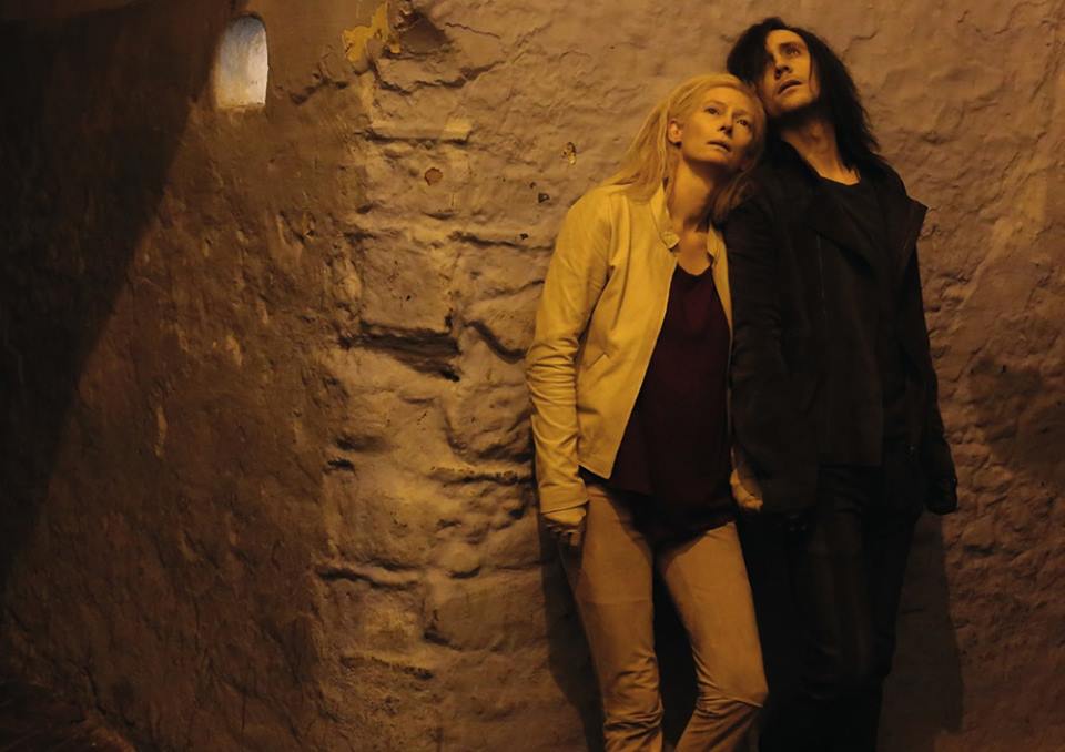 Yüzyıllar ve çağlar aşan fetişist, havalı, romantik bir vampir dramı... Jim Jarmusch'un ilk gösterimi Cannes Film Festivali'nde yapılan ve övgü dolu eleştiriler alan son filmi 'Only Lovers Left Alive' Filmekimi'nde!