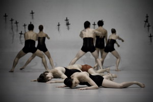 RTEmagicC_Santa_Says_Cut_It__-_Ivana_Mikesova__Mario_Bakus_a_soubor_baletu_ND_-_Foto_Pavel_Hejny