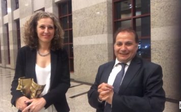 Özlem Zeynep Dinsel: İletişim Kurarak İletişimsizliği Anlattık